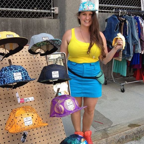 Meet your Posher, April - Picture 1 of 1